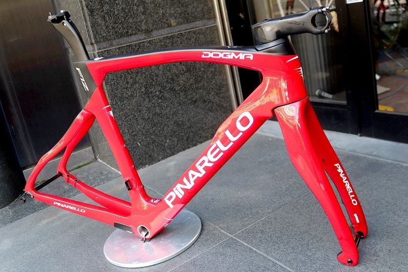 PINARELLO DOGMA F12 DISK カーボンロード 530 DOGMA F12 DISK | ピナレロジャパン オフィシャルサイト