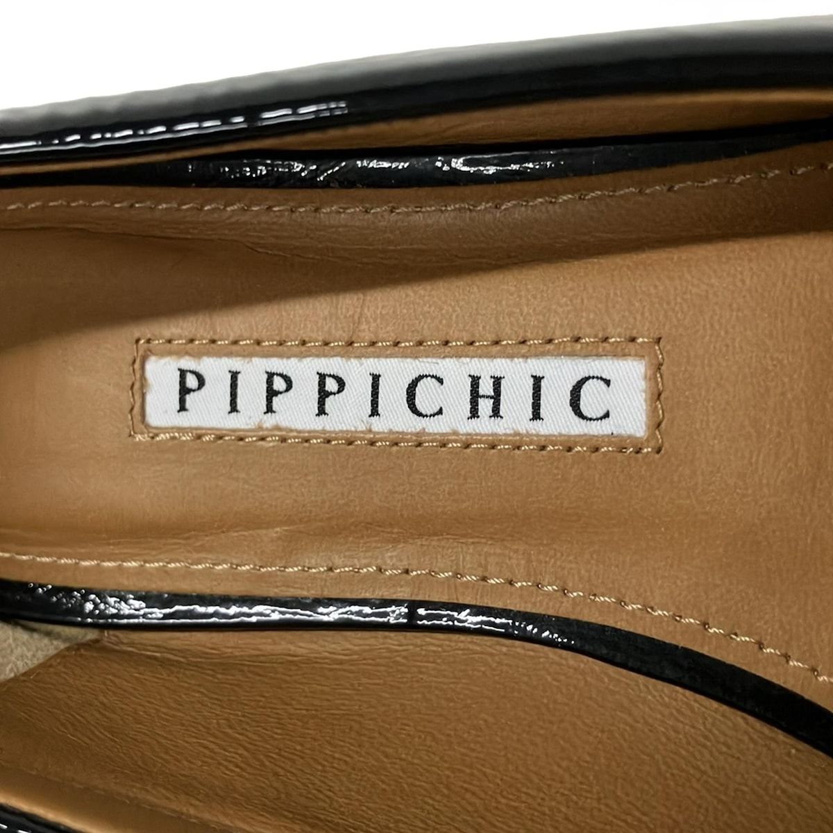 【美品】ピッピシック スクエアトゥ フラットシューズ 黒 リボン 37 現行 pippichic(ピッピシック) フラットシューズ 37 レディース - 黒