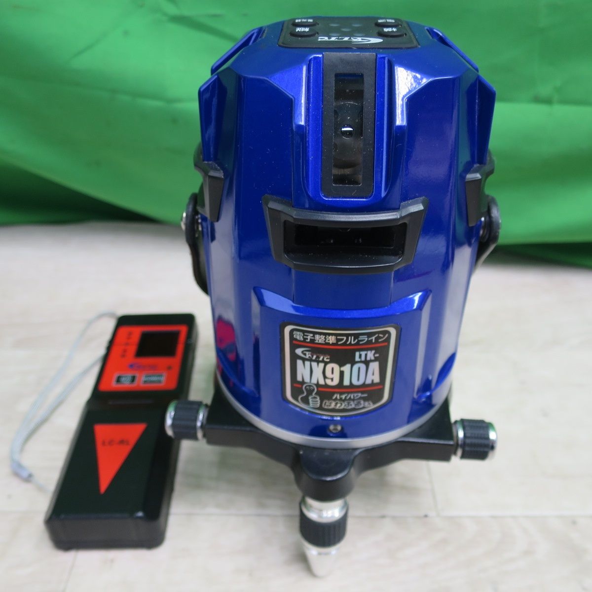 [送料無料] キレイLTC フルライン 高輝度レーザー 墨出し器 LTK-NX910A 受光器付き レーザーキャッチャー ケース 取扱説明書付き