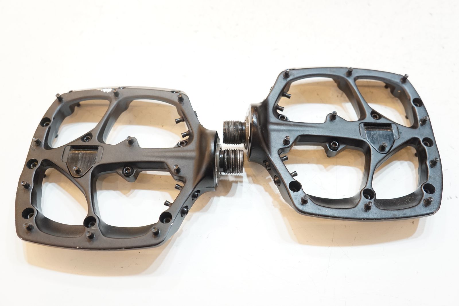 SPECIALIZED スペシャライズド BOOMSLANG PLATFORM PEDALS ペダル バイチャリ浦和ベース BRIGHTFACE_UK