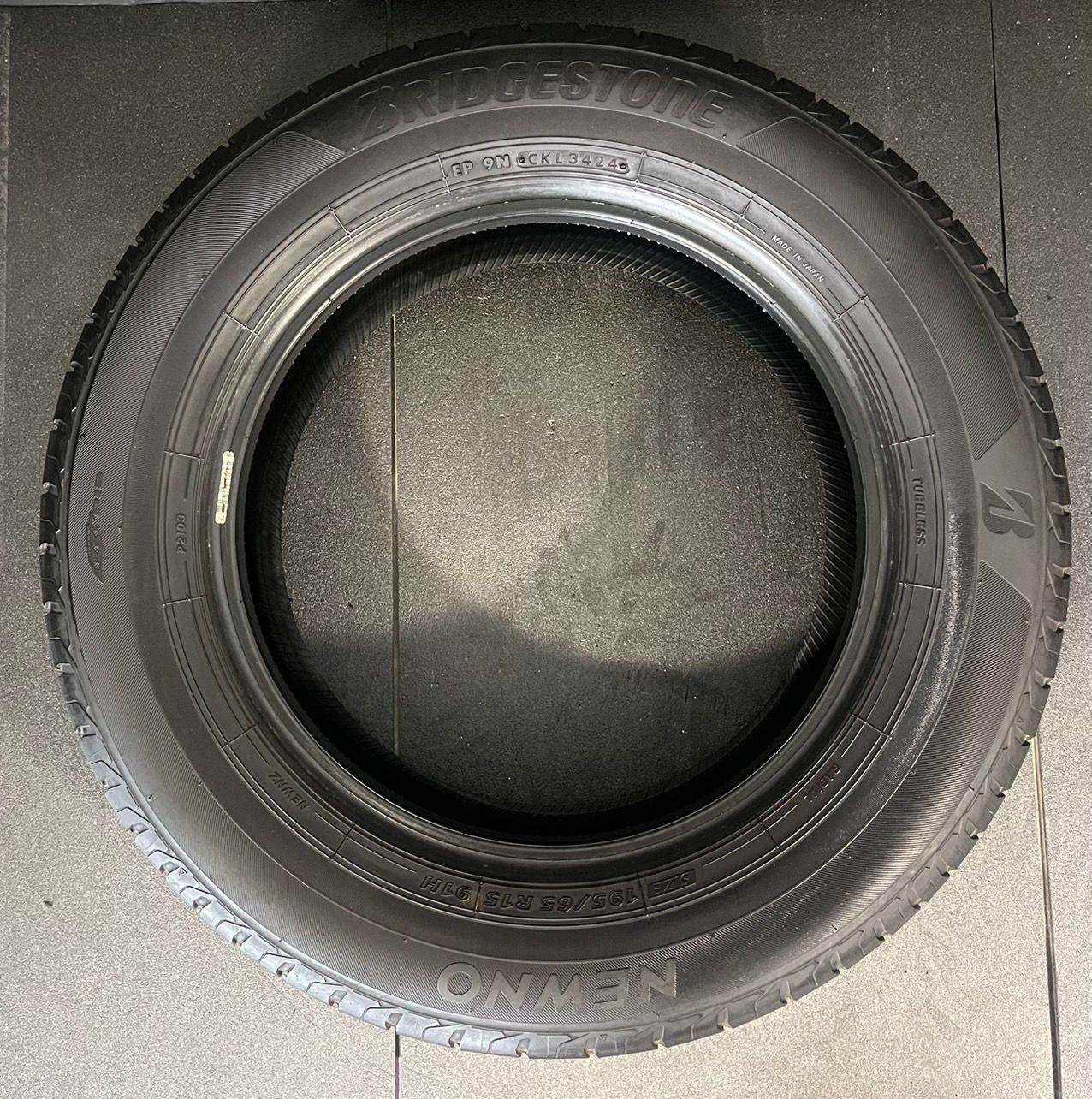 バリ溝 195/65R15 ブリヂストン NEWNO （A0422） バリ溝 195/65R15 ブリヂストン NEWNO （A0422）
