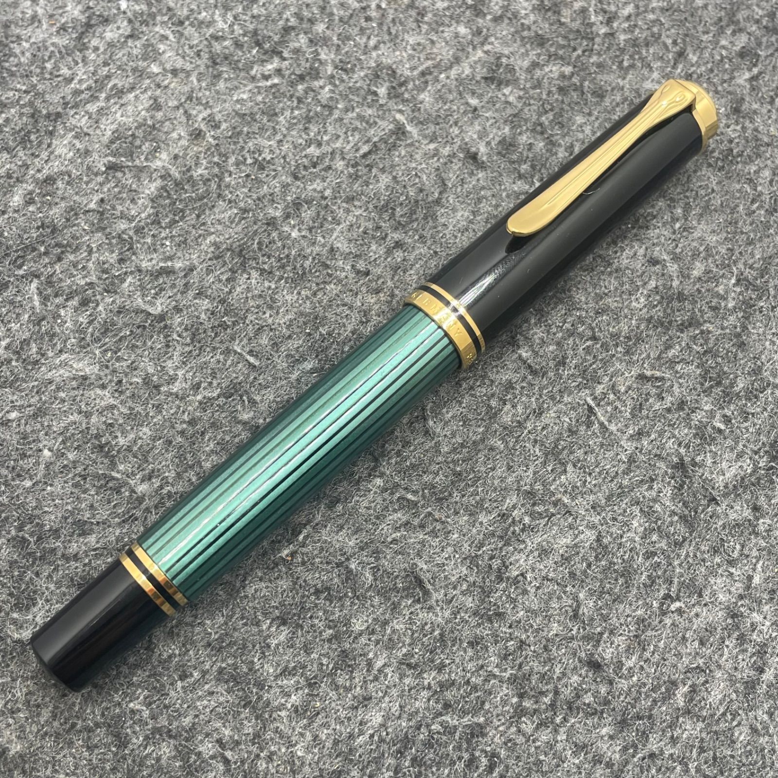 スーベレーン R400 ローラーボール ブルー ストライプ 新品)Pelikan ペリカン ローラーボール スーベレーン R400 ブルー