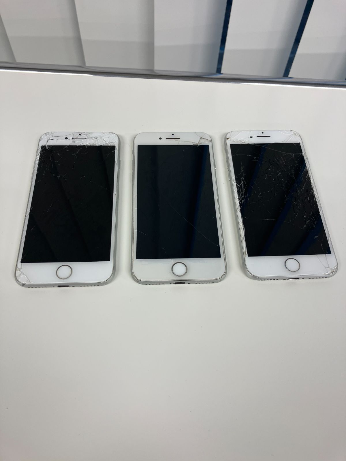 ジャンク iPhone 7 Silver 32 GB au - 通販 - toptelha.net.br