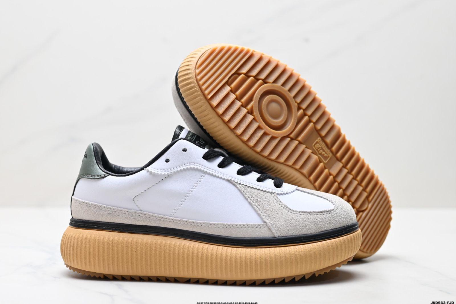 Onitsuka Tiger（オニツカタイガー）Delecity 厚底（チャンキー