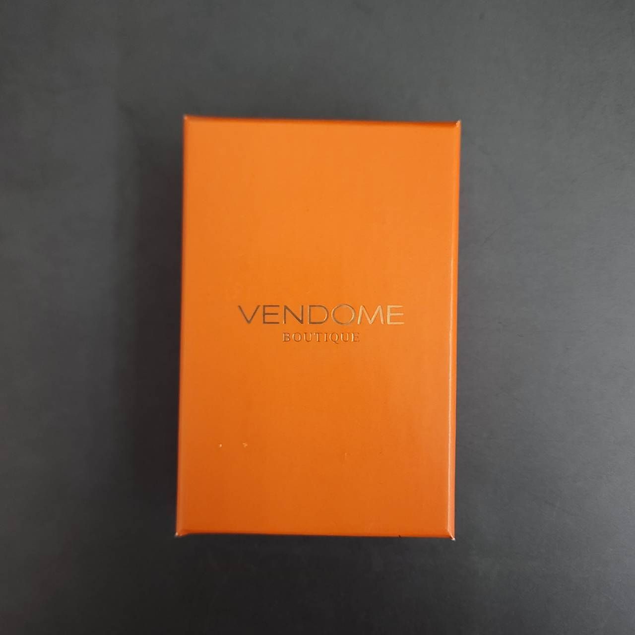 【最終価格】VENDOME BOUTIQUE ヴァンドームブティック ラインストーン ネックレス クロス 箱付き アクセサリー シルバーカラー