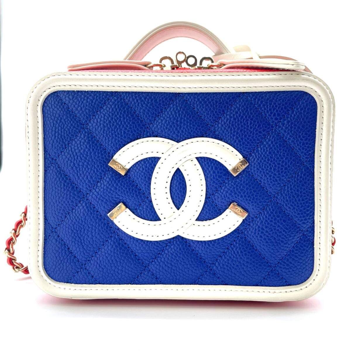 Chanel sport フィグリーバニティ レザーショルダーバッグ CHANEL （新品・未使用品）シャネル マトラッセ CCフィリグリー