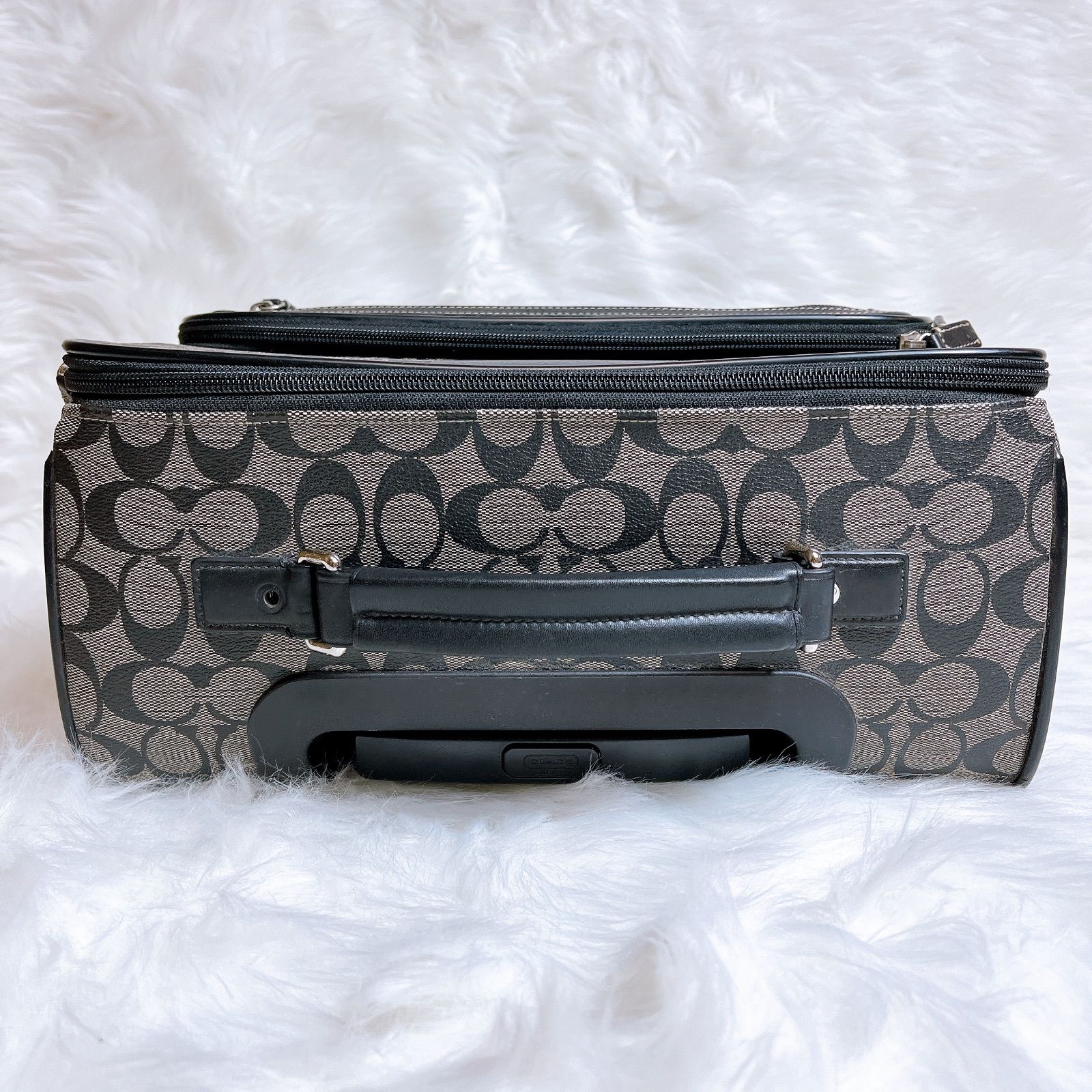 【美品】コーチ キャリーバッグ シグネチャー PVC レザー ブラック グレー コーチ キャリーバッグ シグネチャー PVC レザー ブラック