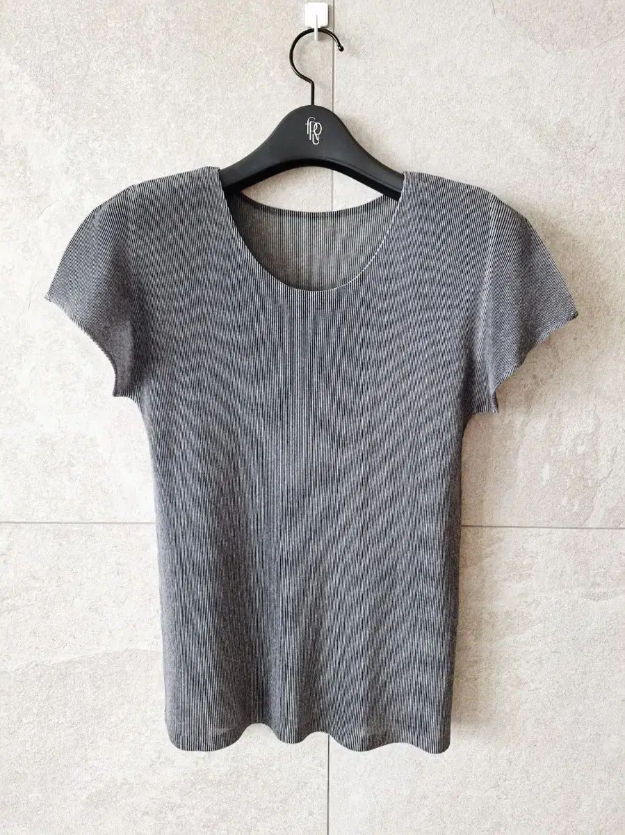 PLEATS PLEASE(プリーツプリーズ) グレー ミスト 3 ISSEY MIYAKE