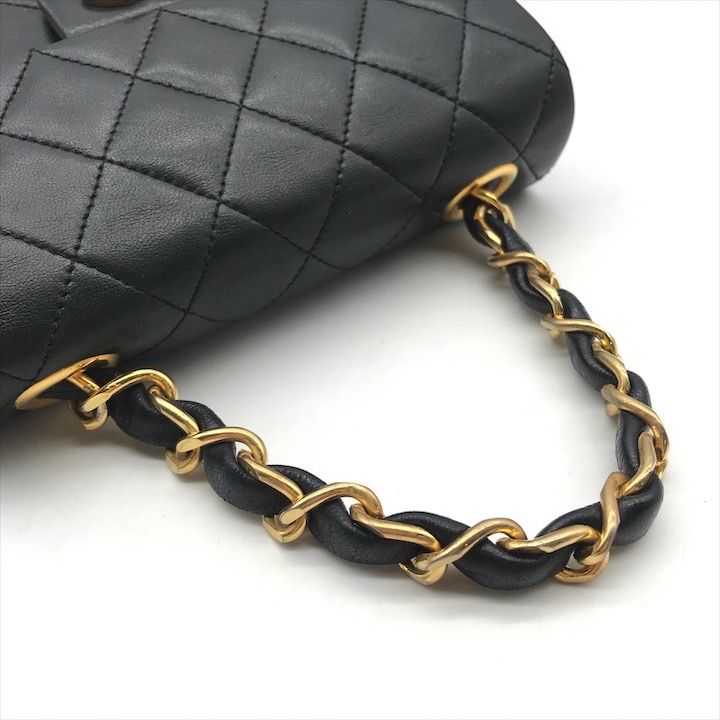 【美品】 シャネル　マトラッセ　ビジネスバッグ　ラムスキン　ターンロック　黒 美品 CHANEL シャネル ココマーク ミニ マトラッセ ラムスキン ターン