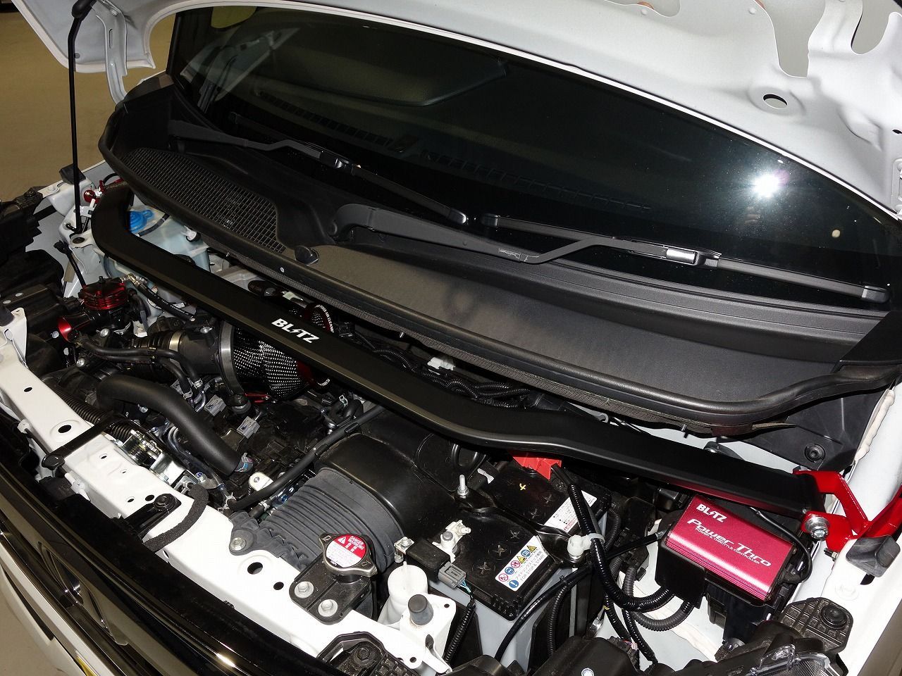 N-BOXカスタム(N-BOX CUSTOM) JF3 BLITZ ブリッツストラットタワーバー 