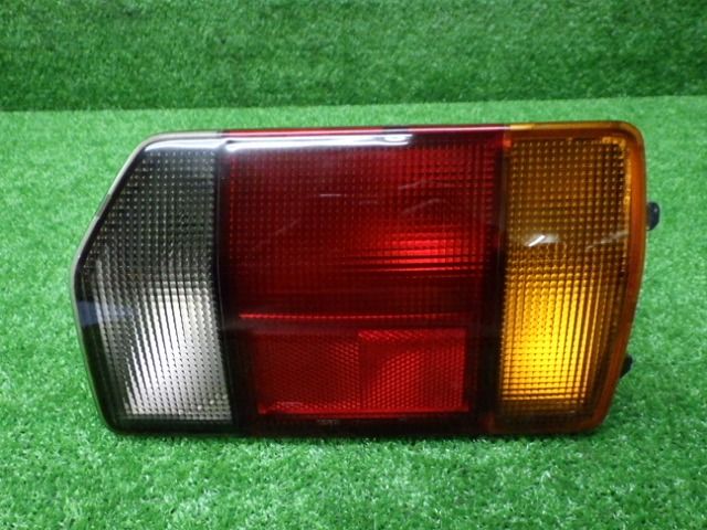 スズキ　MB61S　ワゴンRワイド　右テールレンズ　220-32072　231129038