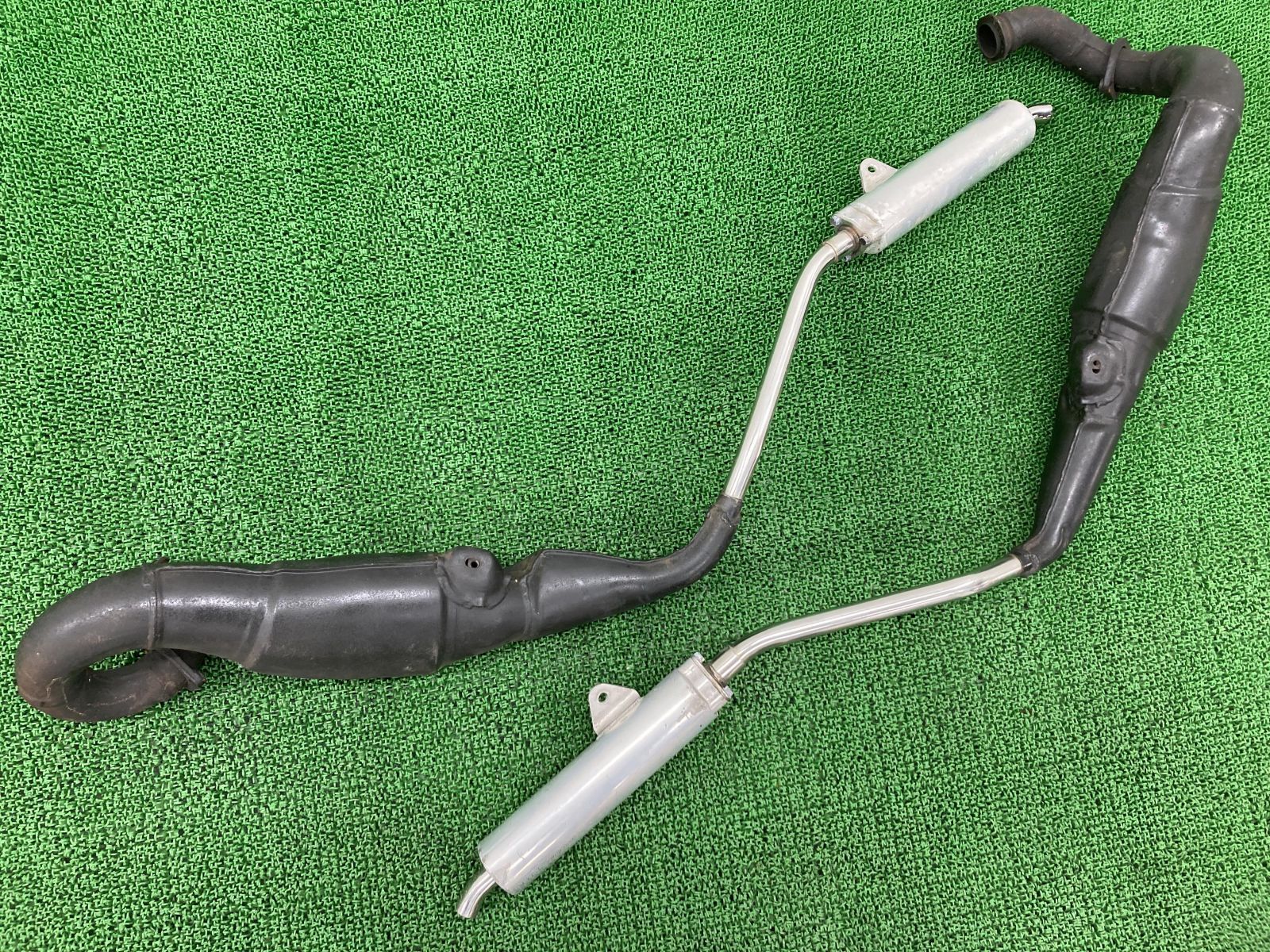 NSR250R チャンバーマフラー 左右 KV3 G ホンダ 純正 バイク 部品 MC18 修復素材に お安くどうぞ 品薄 品 車検 Genuine