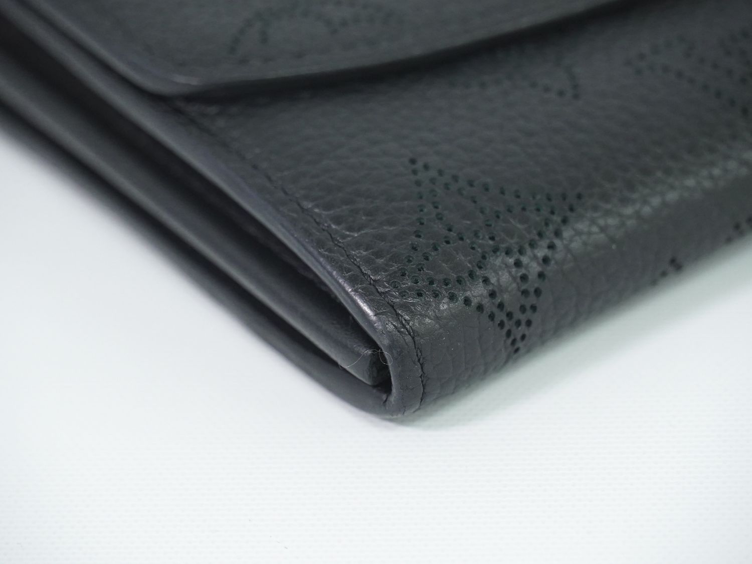 本物 ルイヴィトン LOUIS VUITTON LV ポルトフォイユ イリス マヒナ  