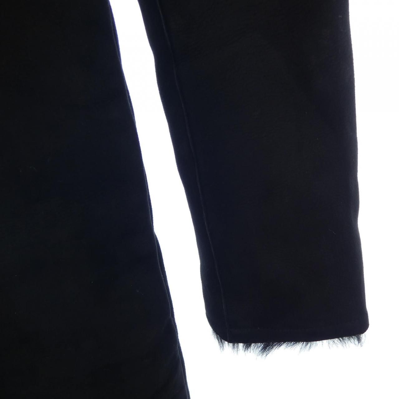 ムートンコート