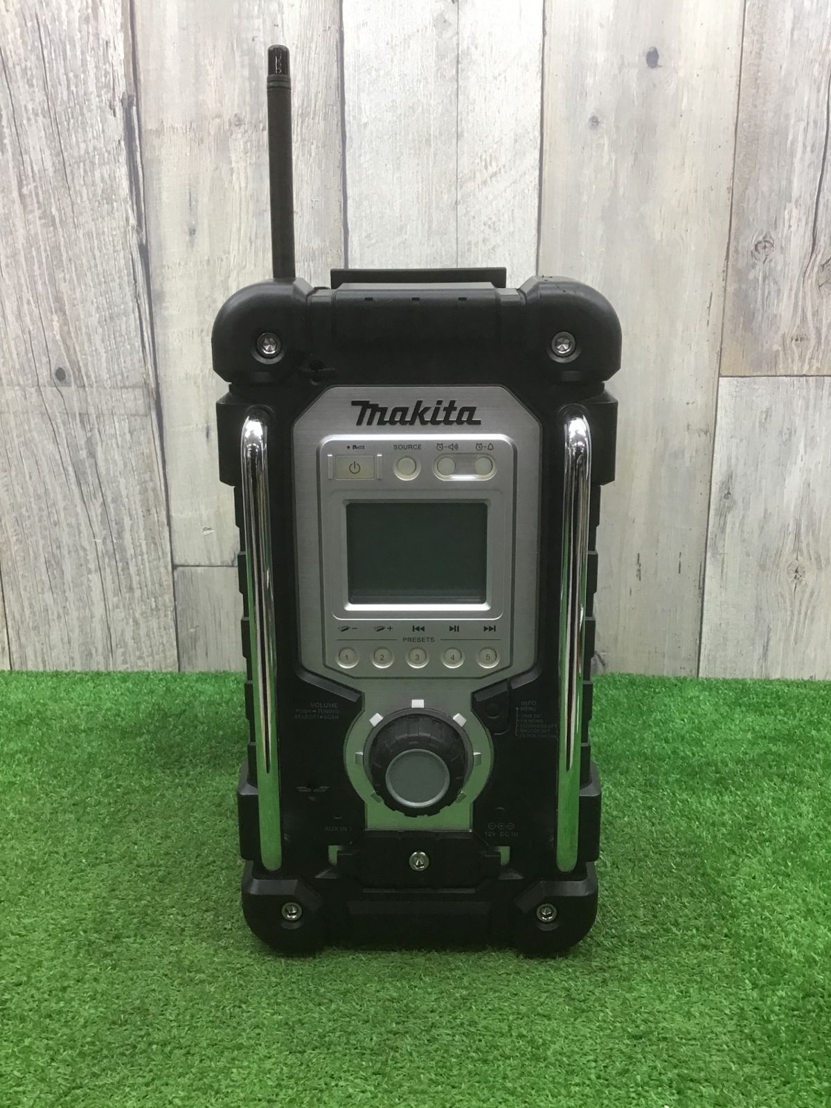 マキタ　ラジオ　MR103 makita マキタ MR103 充電式ラジオ 本体のみ iPod/iPhone対応仕様