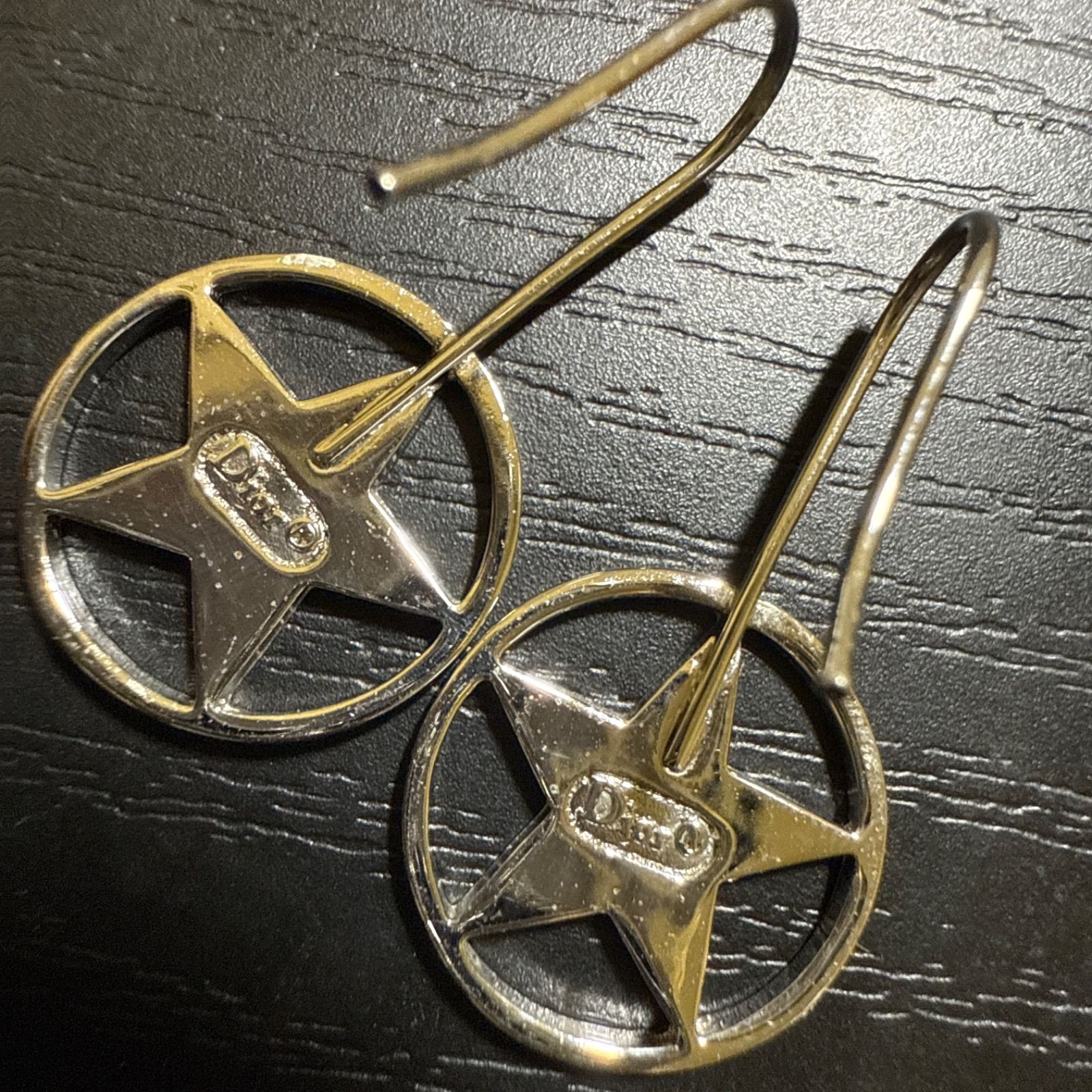 【美品】クリスチャン・ディオール ロゴ・デザインフックピアス ゴールドカラー 楽天市場】Dior ディオール ピアス フラワーモチーフ 花 フック