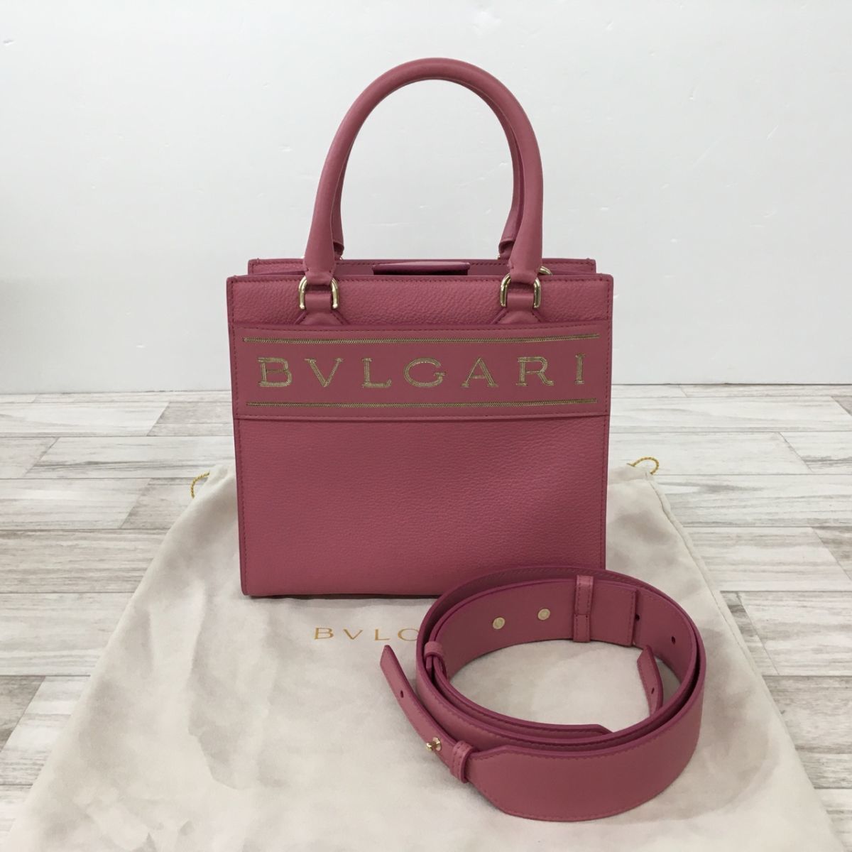 未使用 ブルガリ BVLGARI ロゴ トート チェーンフレーム 2WAY