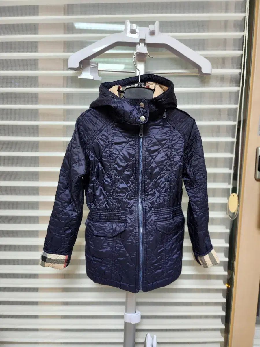 バーバリー キッズ ネイビー キルティング ジャケット 12y