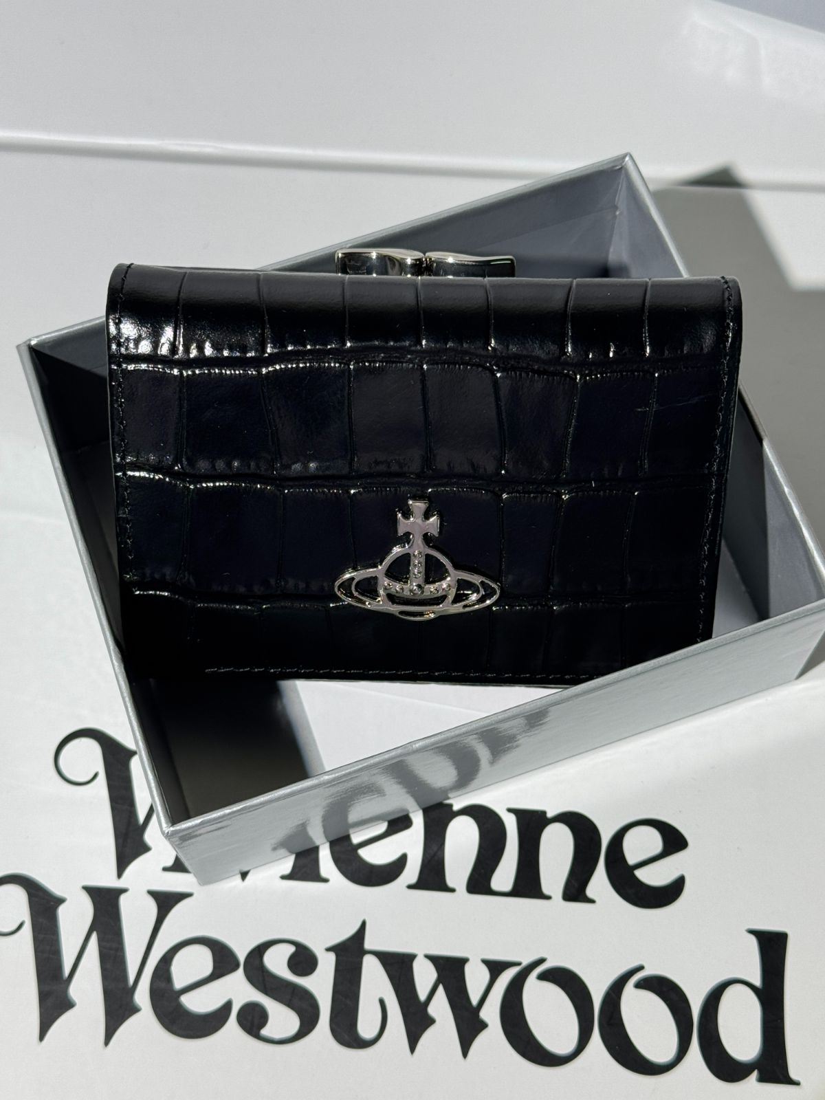 希少美品】 ヴィヴィアン 三つ折り財布 サフィアーノレザー オーブ