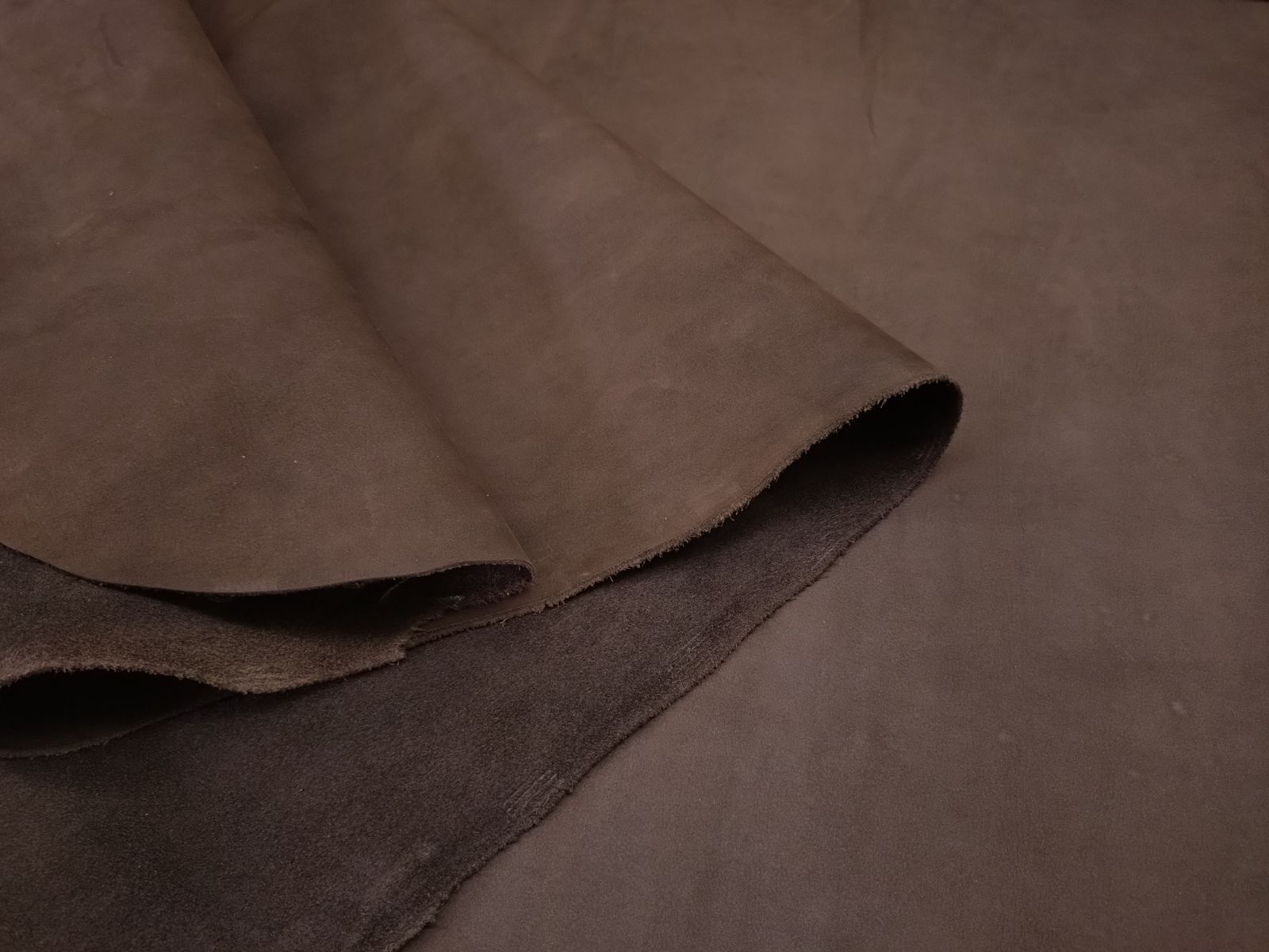 ヌバック革 ダークブラウン 半裁 308ds