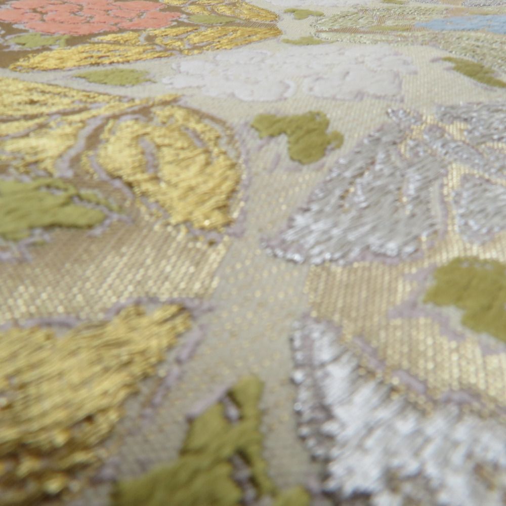 袋帯 正絹 クリーム色x金色x多色 蝶々に花紋 パステル系 六通柄 金糸