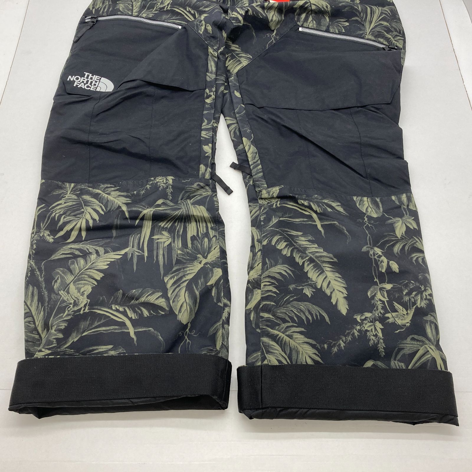 04ｍ2036∞ THE NORTH FACE ノースフェイス Slashback Cargo Pants スラッシュバックカーゴパンツ  ブラック×グリーン リーフ柄 L NF0A3IFW スノーウェアー スノボ スキー タグ付き 中古品 - メルカリ