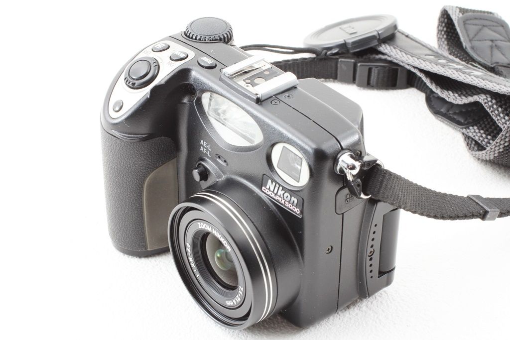 美品 Nikon ニコン COOLPIX クールピクス 5000 500万画素