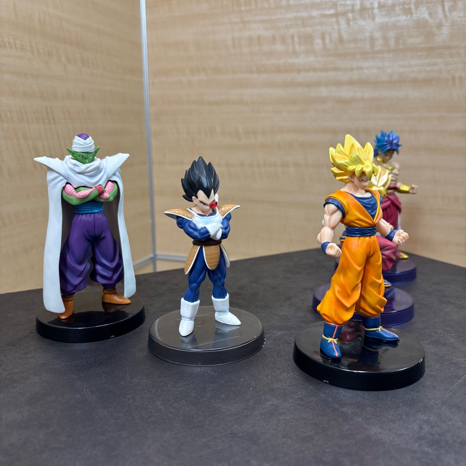 ドラゴンボールZ　フィギュアまとめ売り　孫悟空　ベジータ　ブロリー　11体セット Yahoo!オークション - ドラゴンボール フィギュア 11個 孫悟空