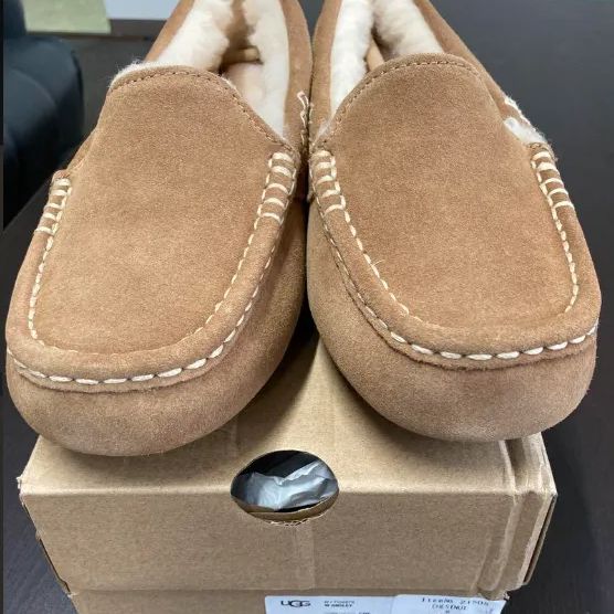 新品未使用！正規品UGGアンスレー チェスナット25センチ UGG アンスレー チェスナット 25cm 新品未使用 春 靴 - メルカリ