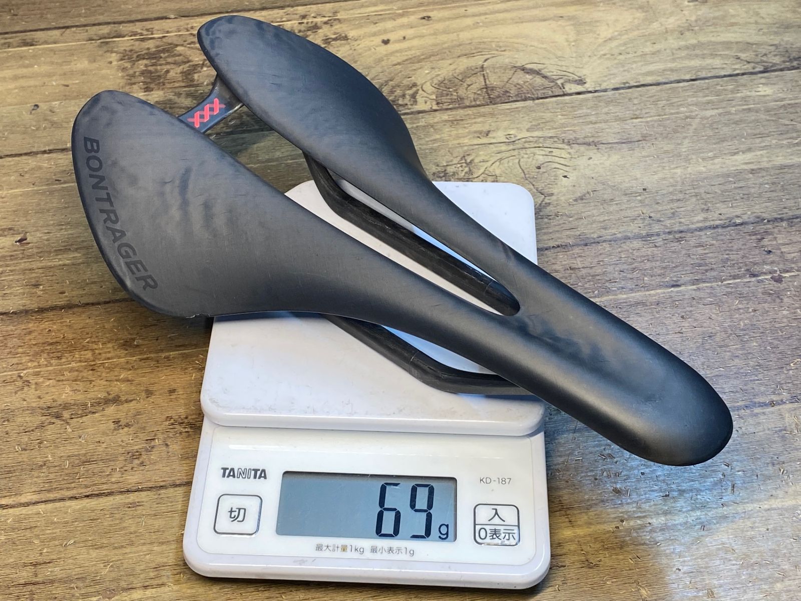 bontrager ボントレガー xxx トリプルエックス フル カーボンサドル JA019 ボントレガー BONTRAGER トリプルエックス XXX CARBON サドル