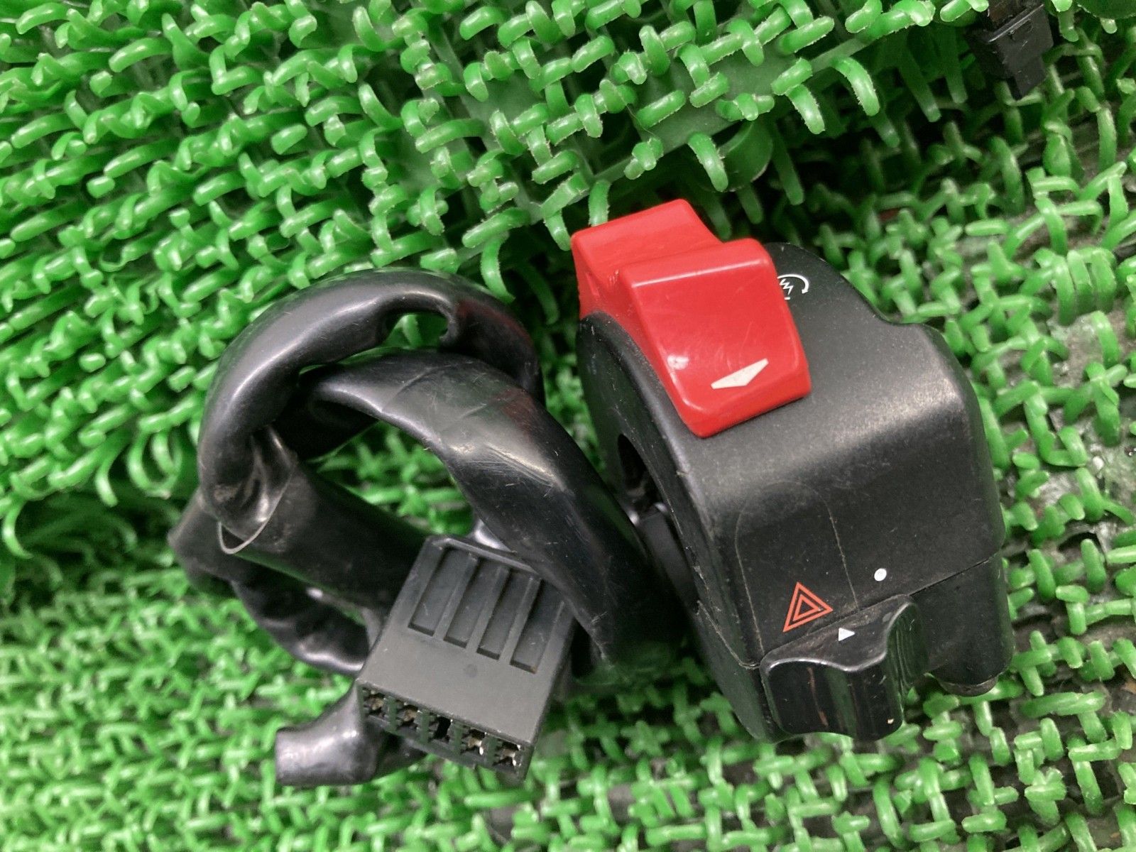 MT-07 ハンドルスイッチ 右 ヤマハ 純正 バイク 部品 RM19J スイッチボックス 割れ欠け無し 品薄 品 車検 Genuine Vj