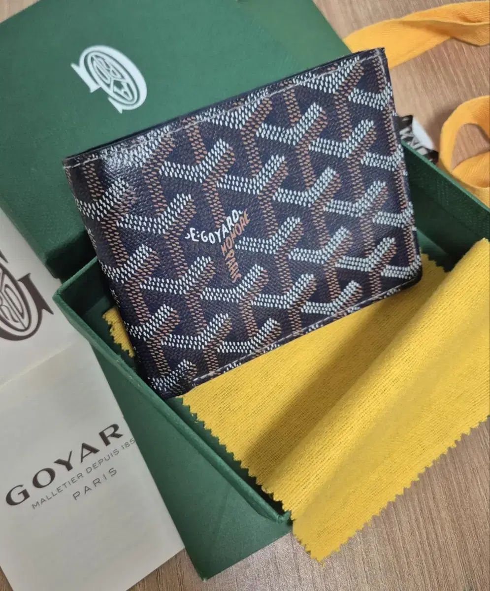 美品 GOYARD ゴヤール ヴィクトワール 二つ折り財布 スペシャル グリーン Goyard(ゴヤール) ゴヤール ヴィクトワール 二つ折り財布 S グレード