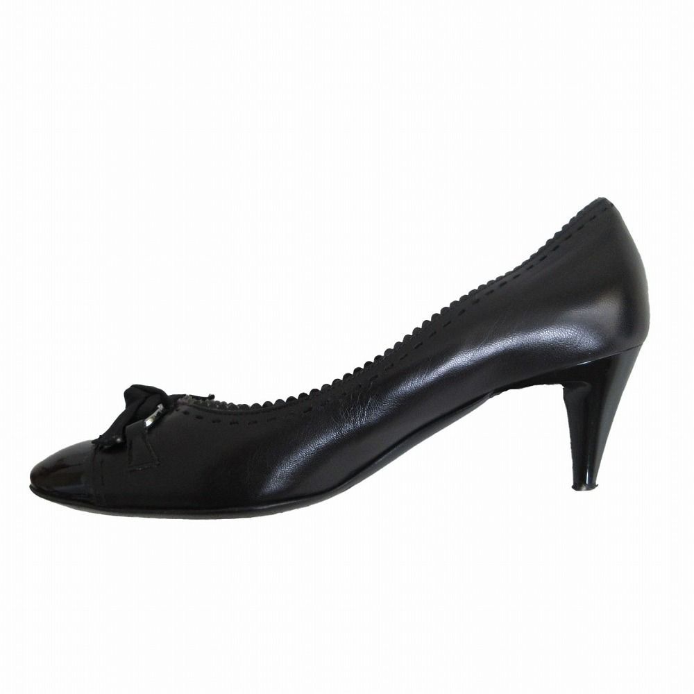 フェラガモ サルヴァトーレフェラガモ パンプス 中古 黒 6D フェラガモ