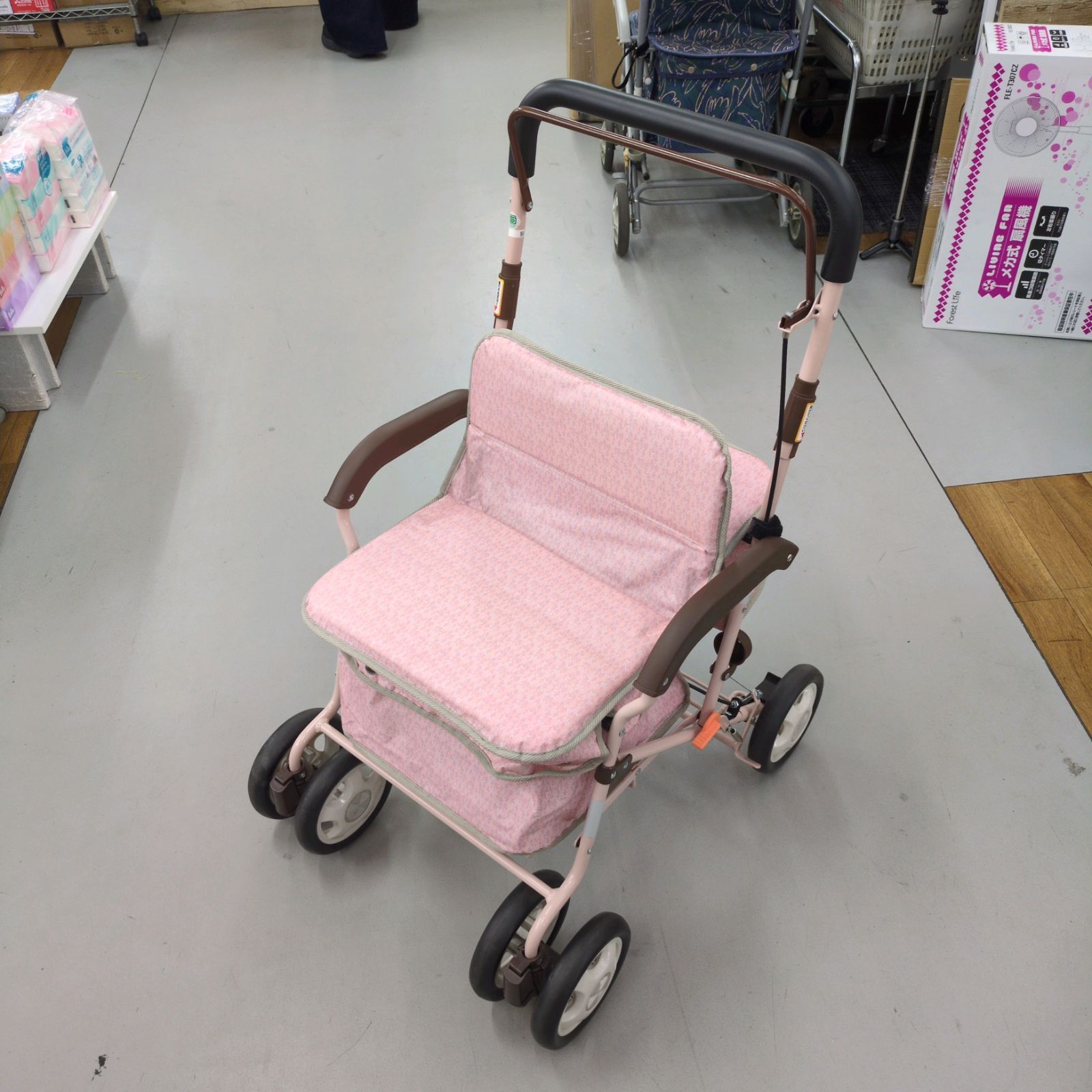 J568 若干の使用感 カインズ シルバーカー