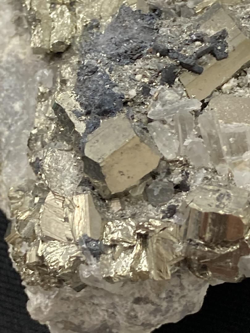 インドネシア産パイライト原石 コレクター向レインボーパイライト 水晶