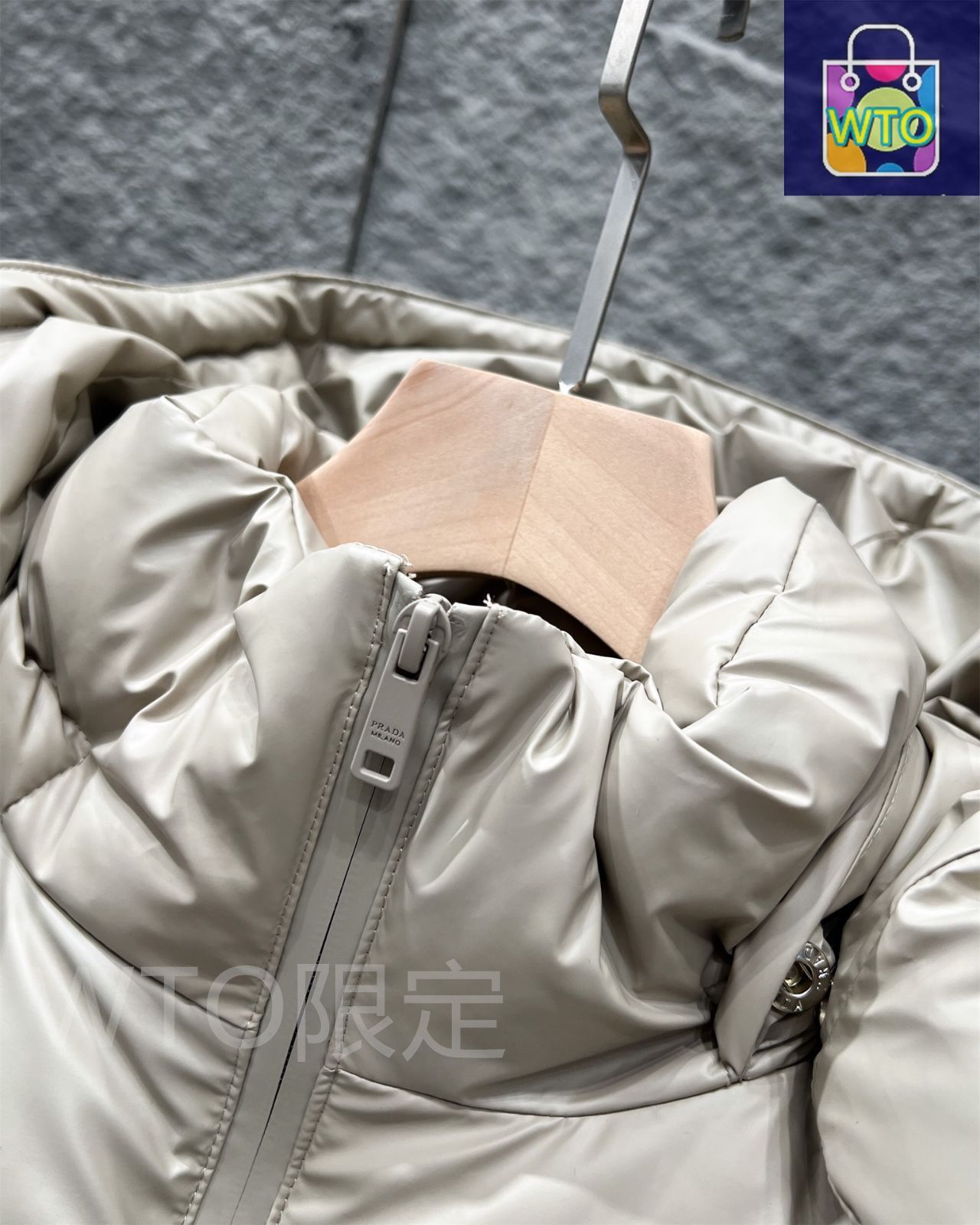 6万取引突破★UPS速達便【PRADA】29Y152 1U71_ダウンジャケット 6万取引突破☆UPS速達便利用！【PRADA】ダウンジャケット