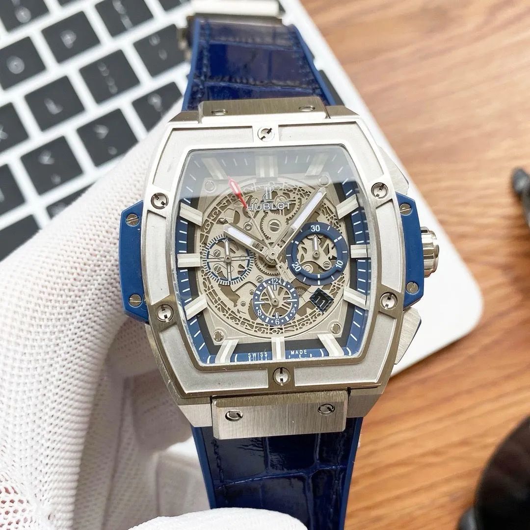 新品未使用 箱付 Hublot 腕時計です 専用ページ - メルカリ