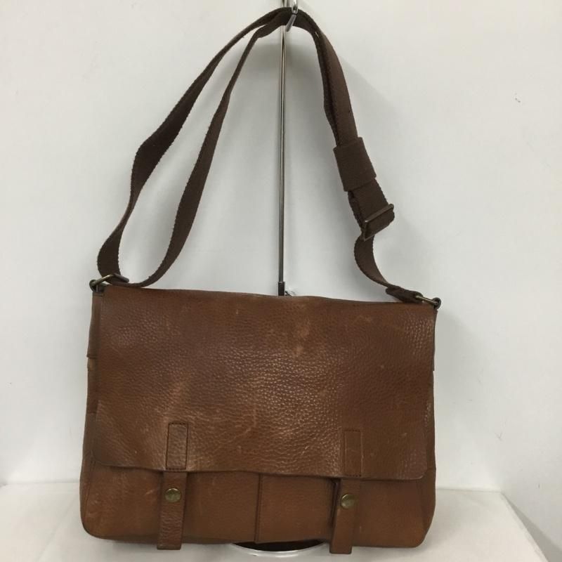 GAP 牛革　レザー　メッセンジャーバッグ　ショルダーバッグ　OLDGAP GAP ギャップ ショルダーバッグ レザーバッグ 牛革 - メルカリ
