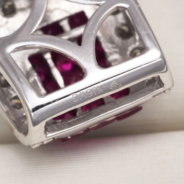 レ .エッシェンシャル ルビーペンダントベッド レエッセンシャル