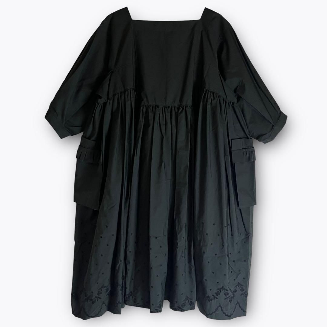 トリコ コムデギャルソン 花柄刺繍ワンピース トリコ コムデギャルソン 花柄刺繍ワンピース