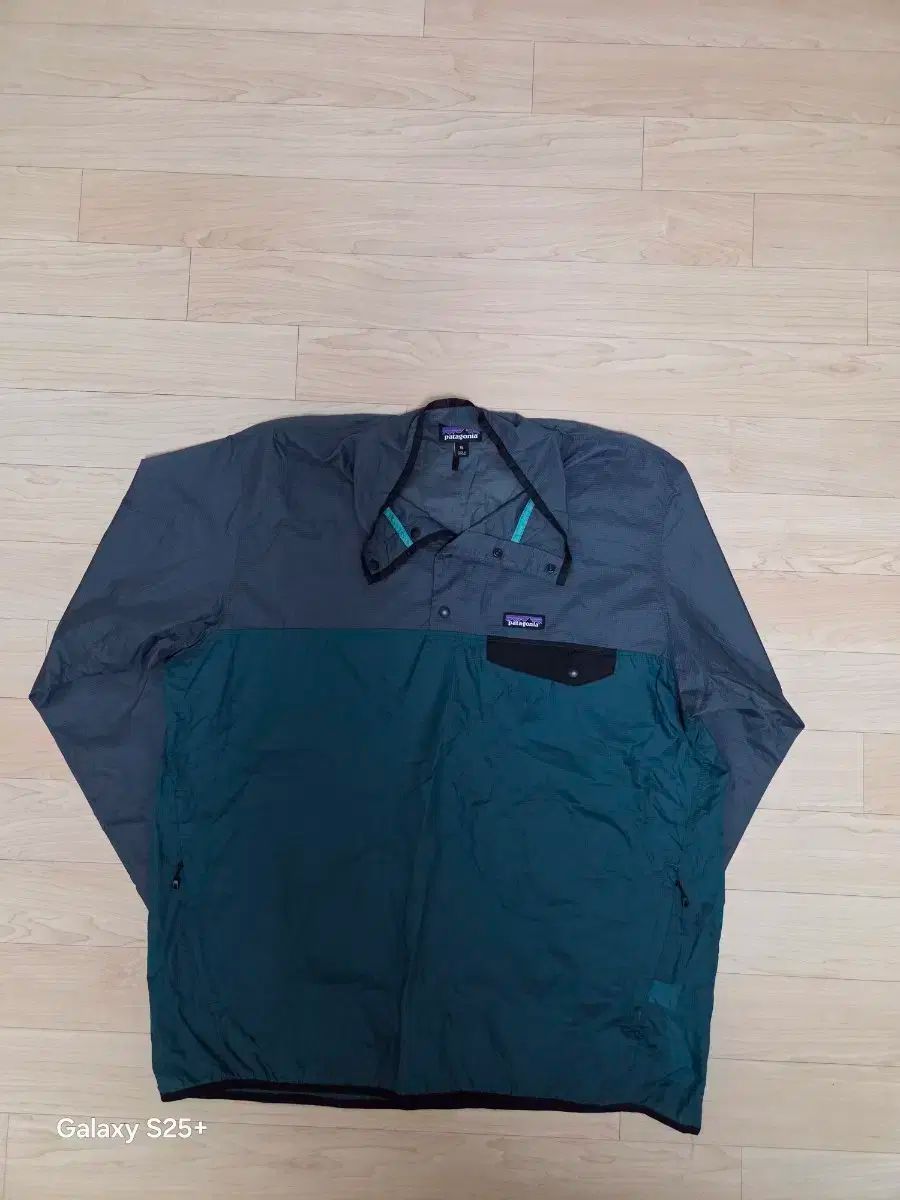 patagonia パタゴニア フーディーニ スナップ プルオーバー グリーン グレー