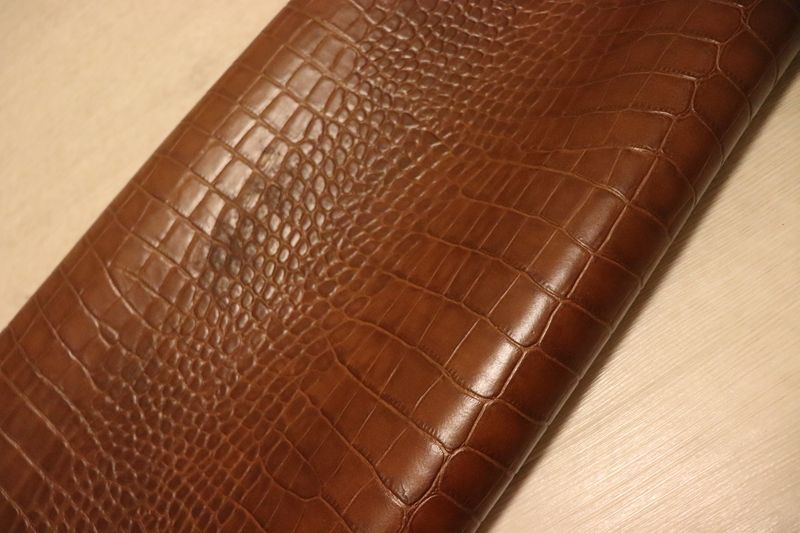キャメルブラウン 147ds ヌメ革 ショルダーレザー 牛革 イタリア レザー クロコ型押し はぎれ 一枚革 レザークラフト 革 皮 本革 diy 生地 材料 NEXPOTALLINN_EU