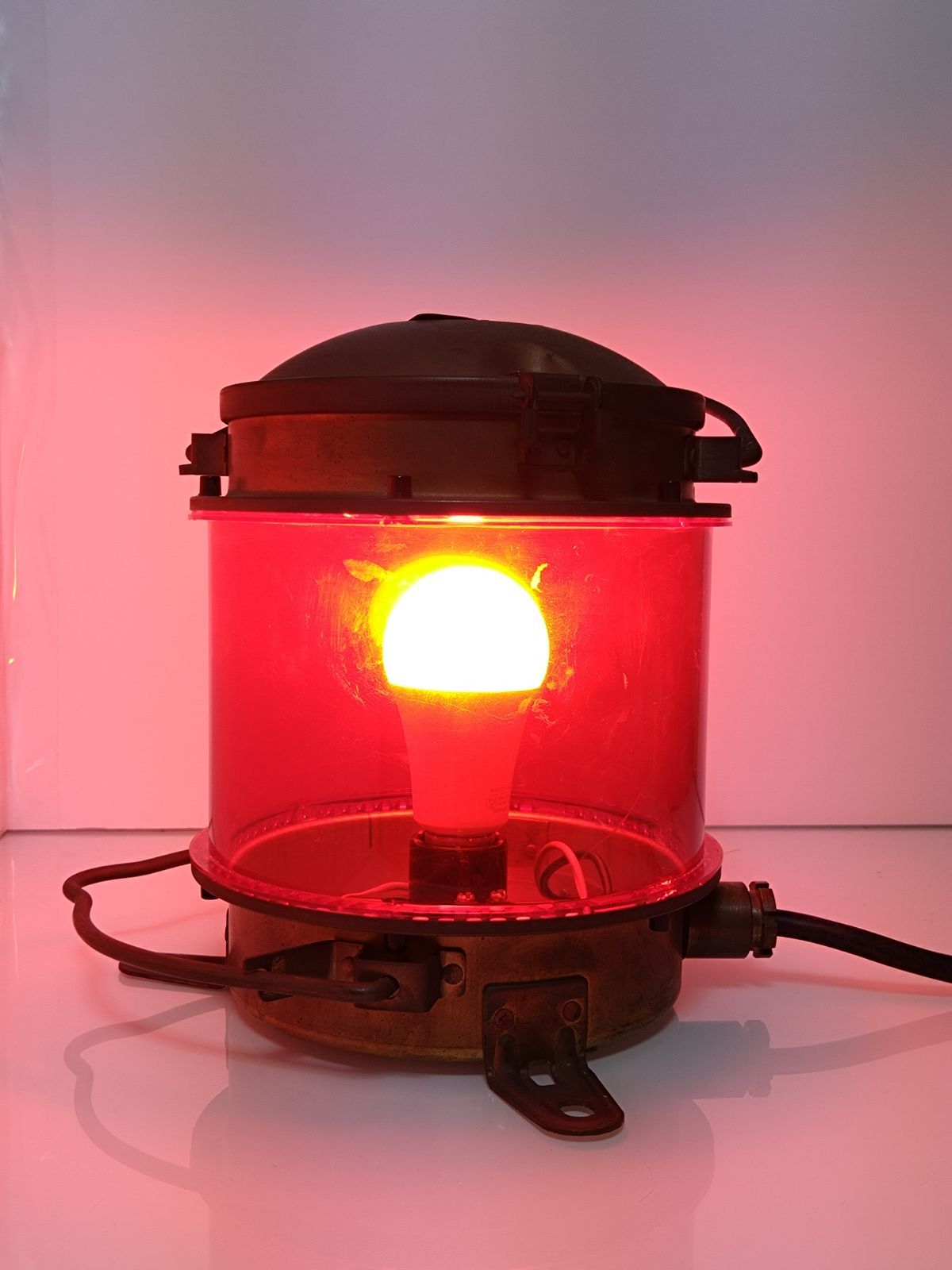 日船式P33号 船舶用赤色灯 型式承認品 1990年製 点灯 済 ヴィンテージ照明 工業系インテリア 赤色灯