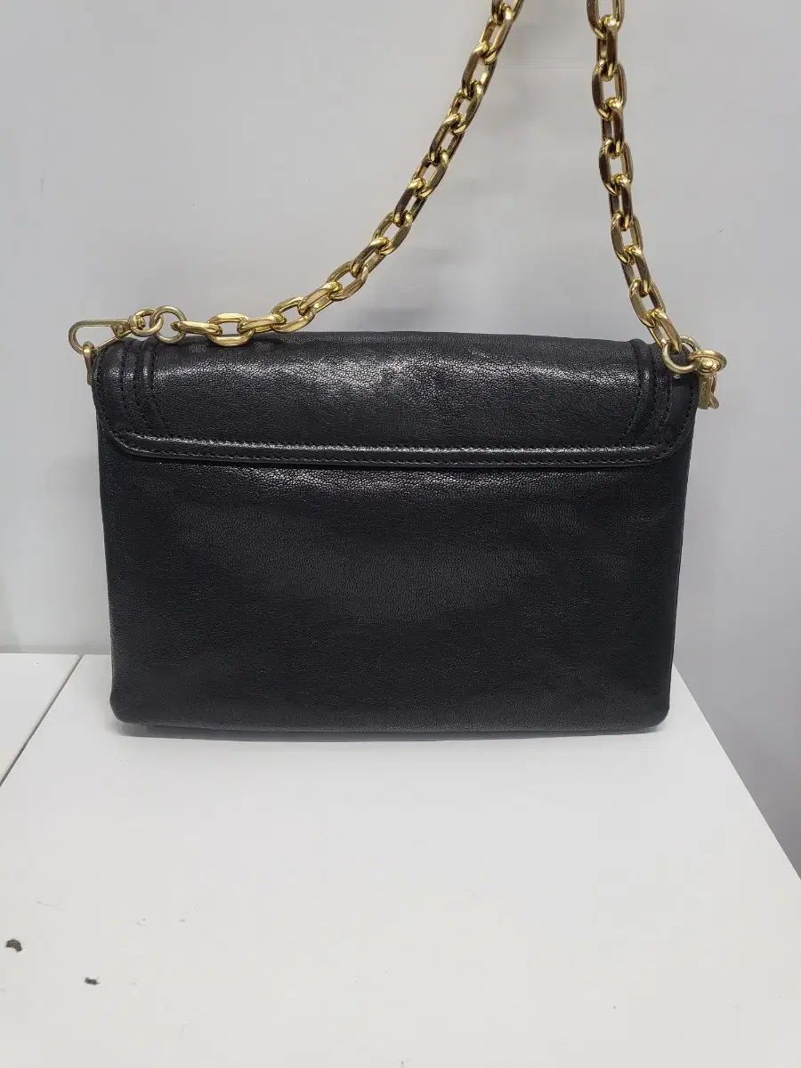 チェーンクロスバッグ