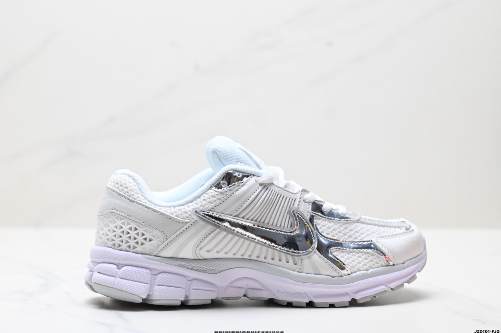 今日 ナイキ Nike Zoom Vomero 5 マラソンレトロランニング 5 代レジャースポーツジョギングシューズ