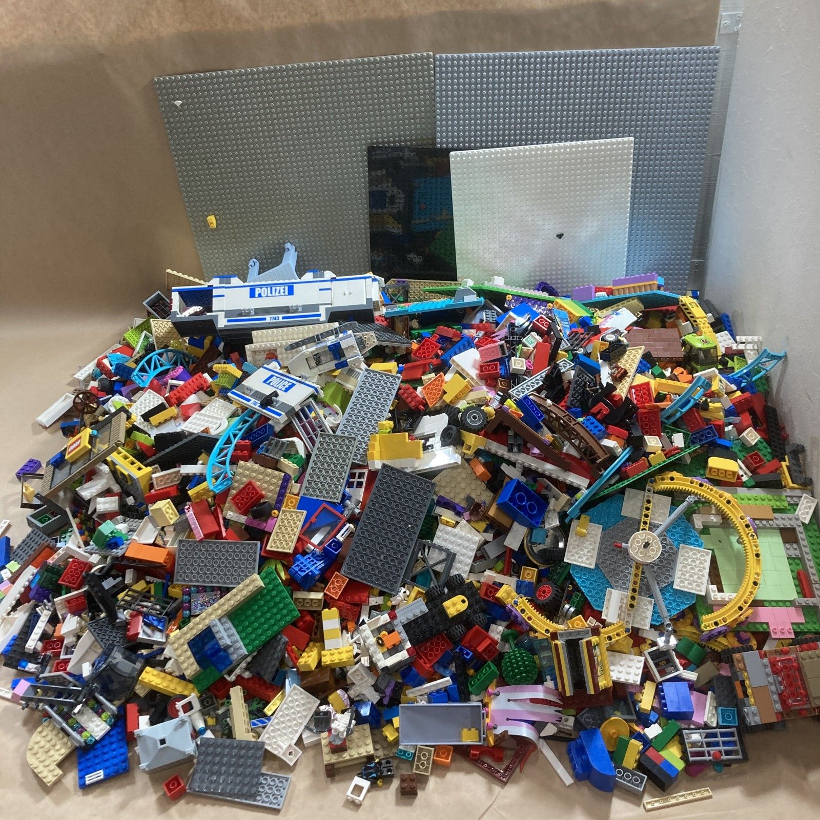 LEGO レゴ パーツ フィグ 基礎版 など 大量 約18kg まとめ商品 レゴフレンズ レゴシティ ブロック玩具 知育 18.0kg