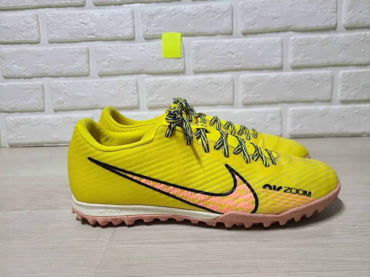 NIKE(ナイキ) ズーム マーキュリアル Vapor (ヴェイパー) 15 フットサルシューズ 280mm