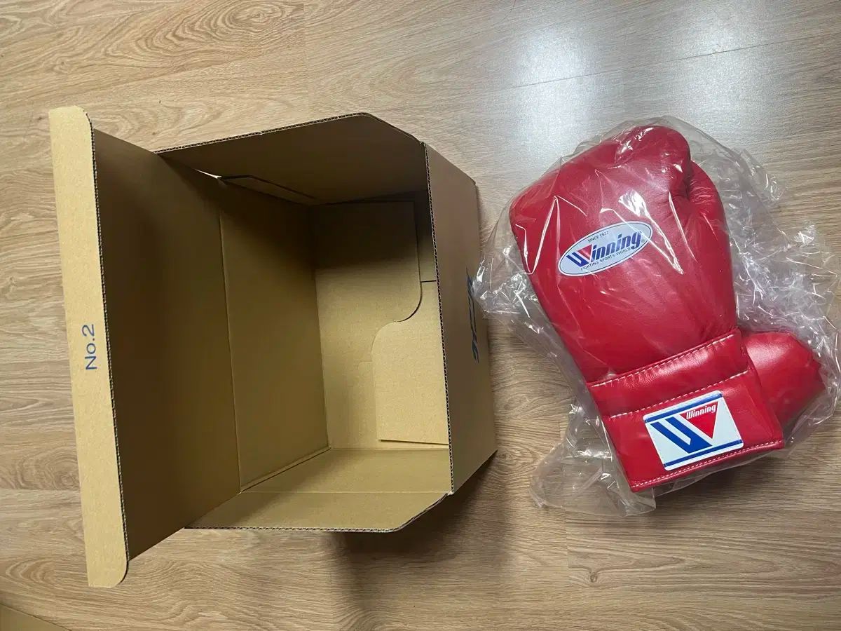 ウィニング Winning 16 オンス スパーリング グローブ レッド