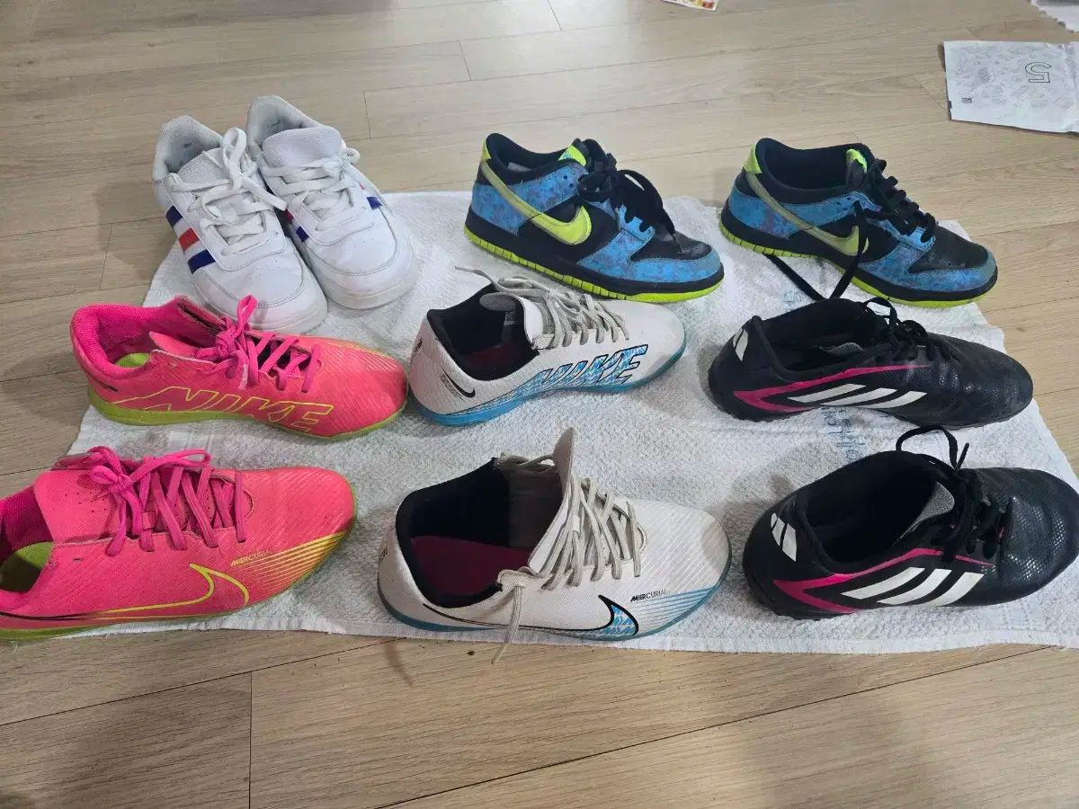 サッカーシューズ 母音