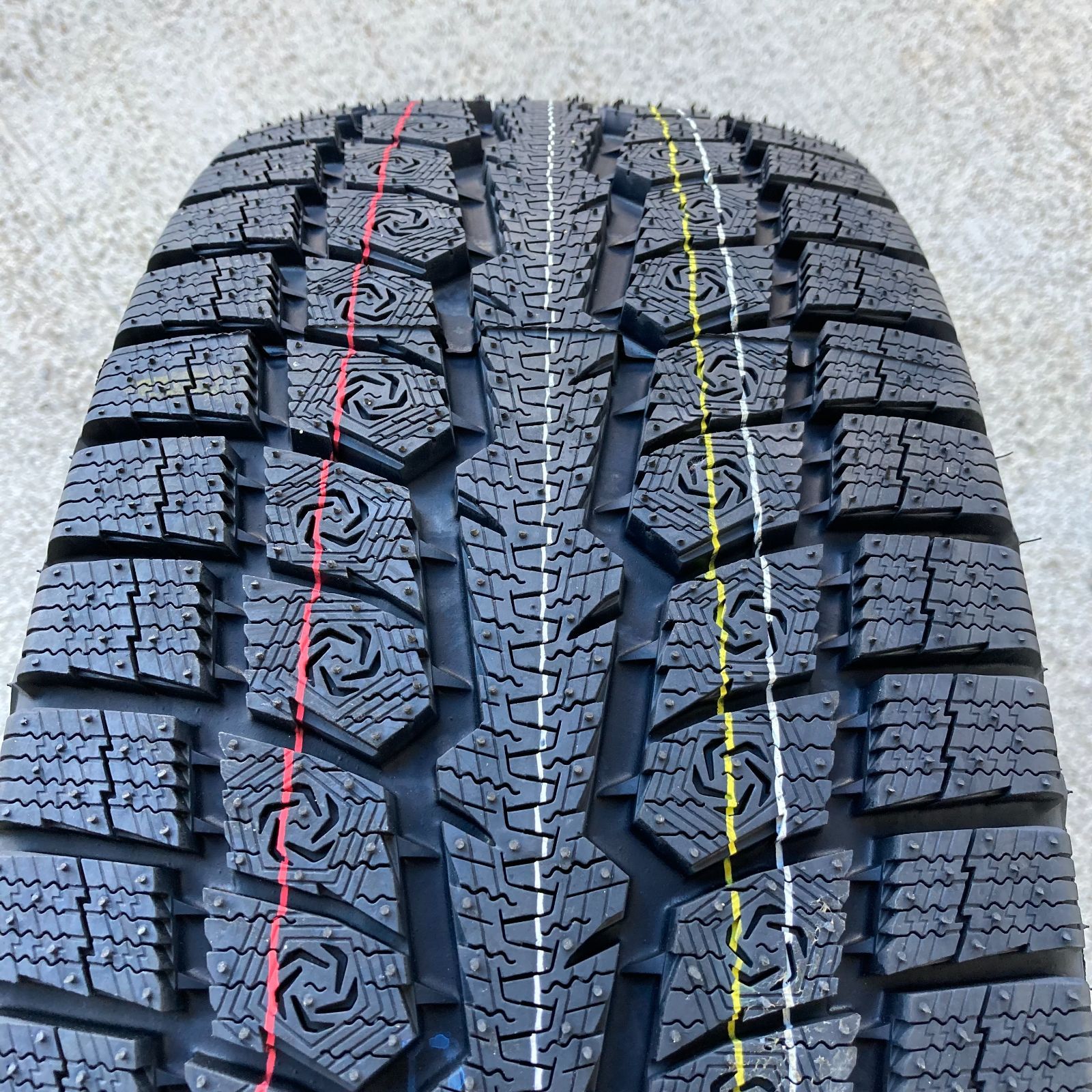 新品 トーヨー オブザーブ GSi-6 スタッドレスタイヤ 265/70R16 4本 